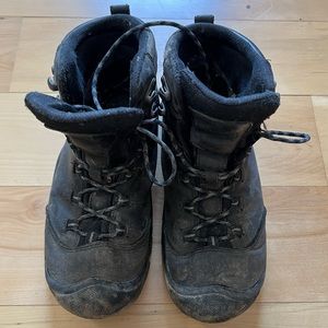 Keen waterproof hiking boots, women’s size 9